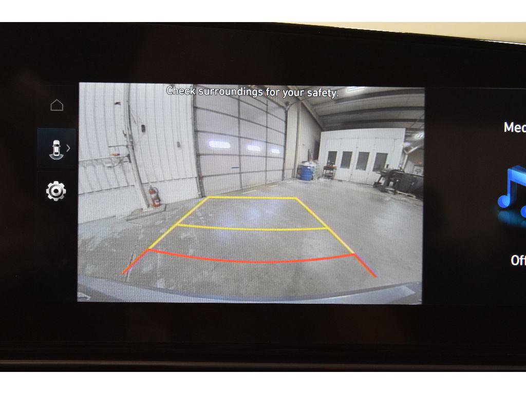 New 2025 Hyundai Elantra SEL image 71