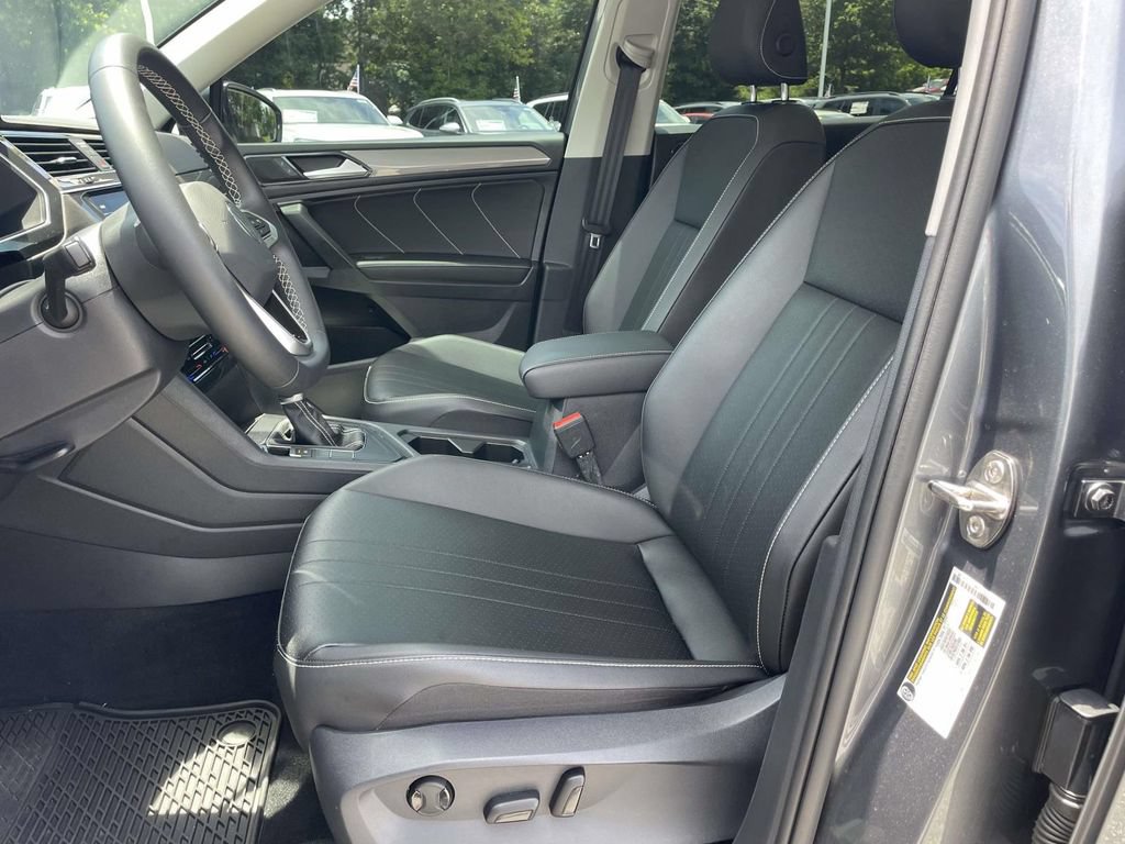 Used 2022 Volkswagen Tiguan SE FWD image 17