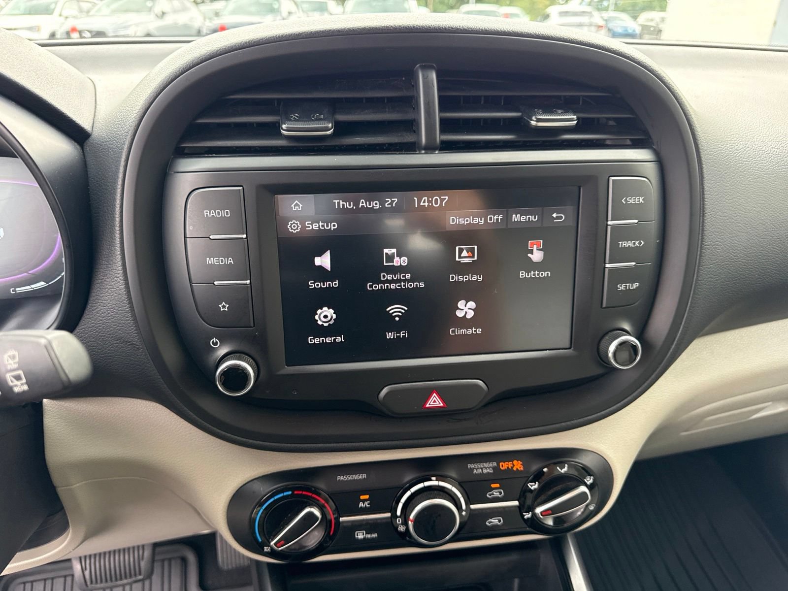 Used 2025 Kia Soul LX FWD image 21