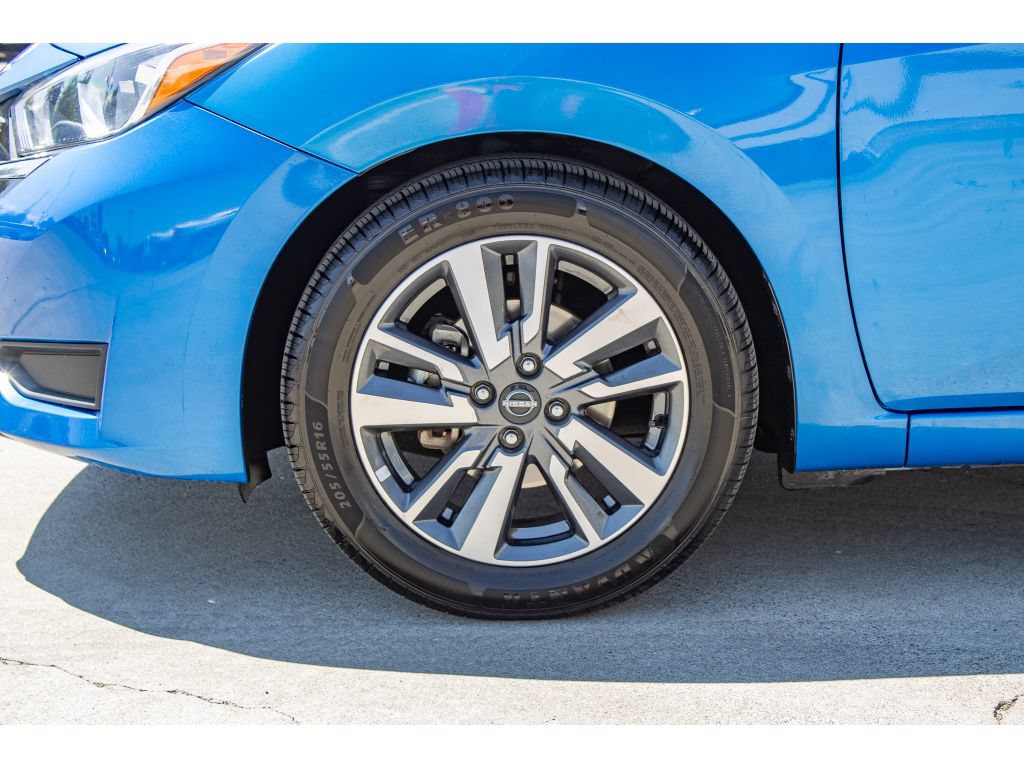 Used 2023 Nissan Versa SV FWD image 5