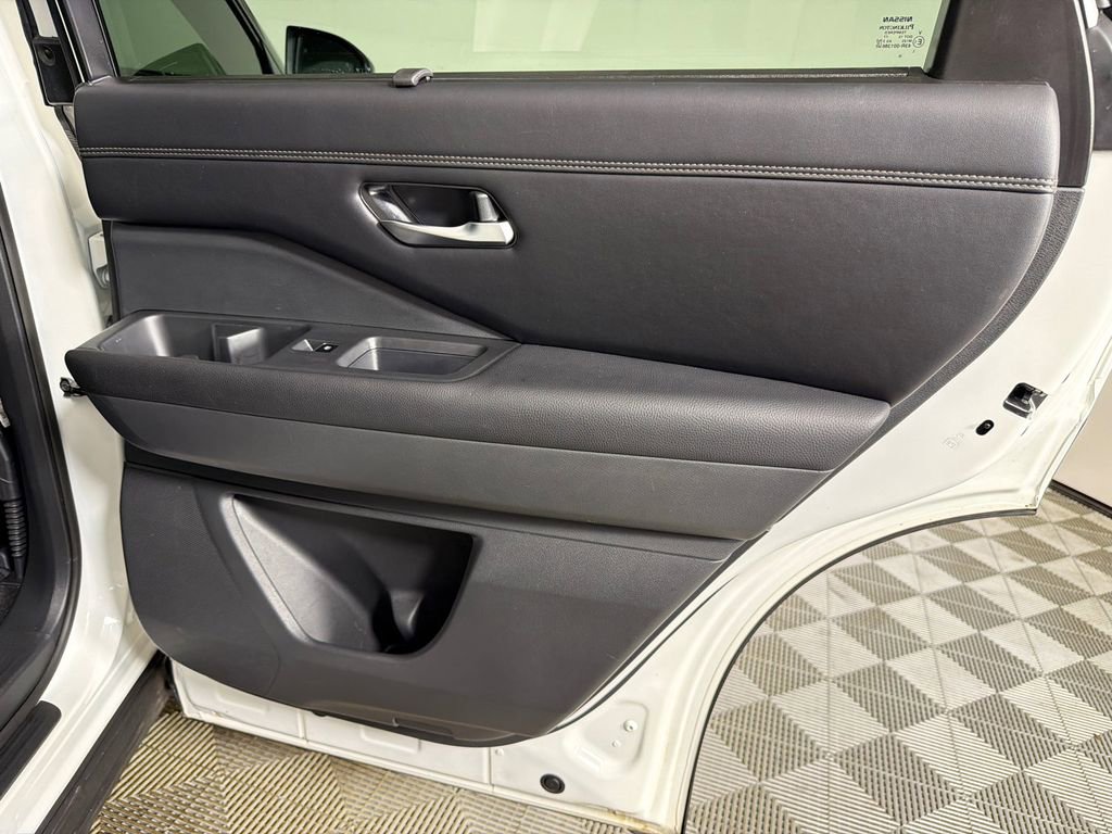 Used 2024 Nissan Pathfinder Platinum w/ Cargo Package FWD image 18