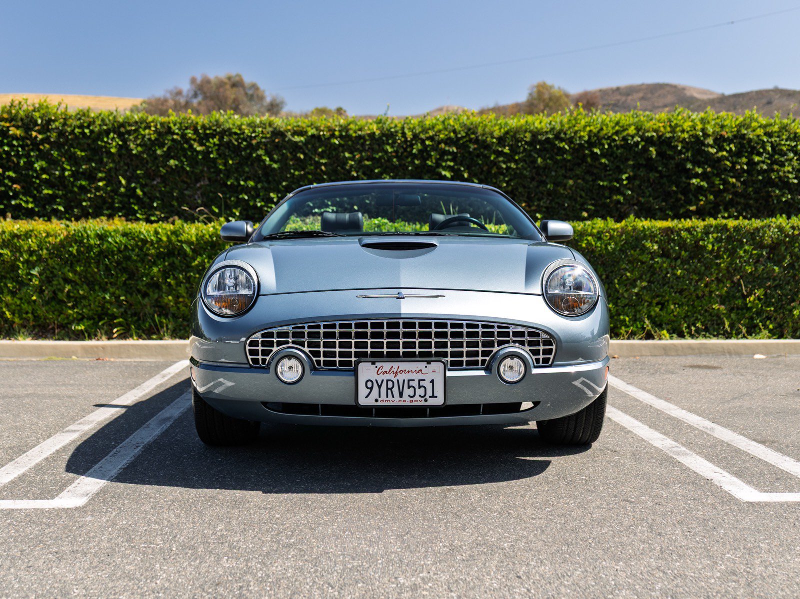 Used 2005 Ford Thunderbird RWD image 2