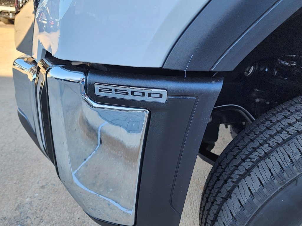 New 2026 GMC Sierra 2500 Pro w/ Convenience Package image 11