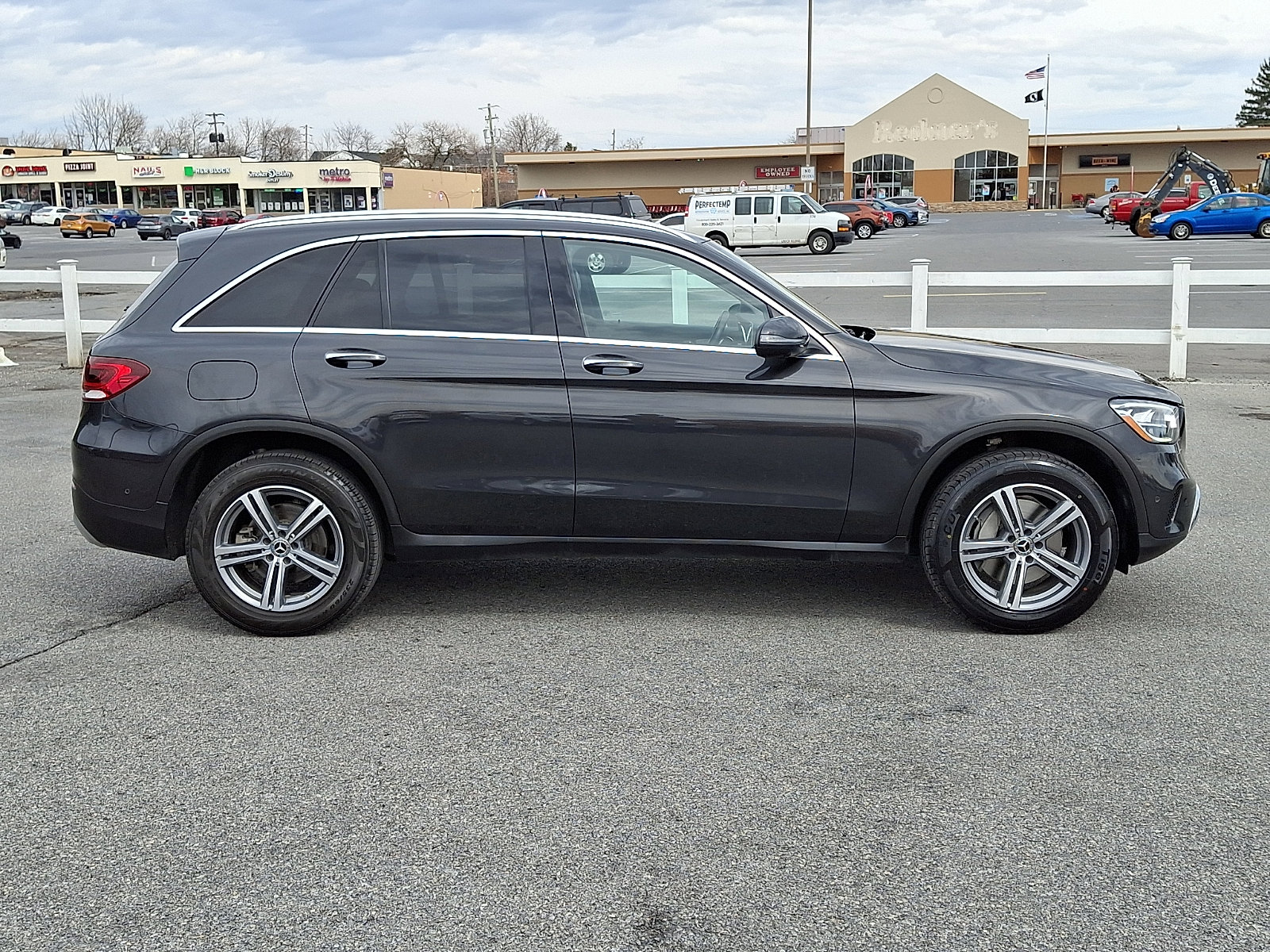 Used 2021 Mercedes-Benz GLC 300 4MATIC image 7