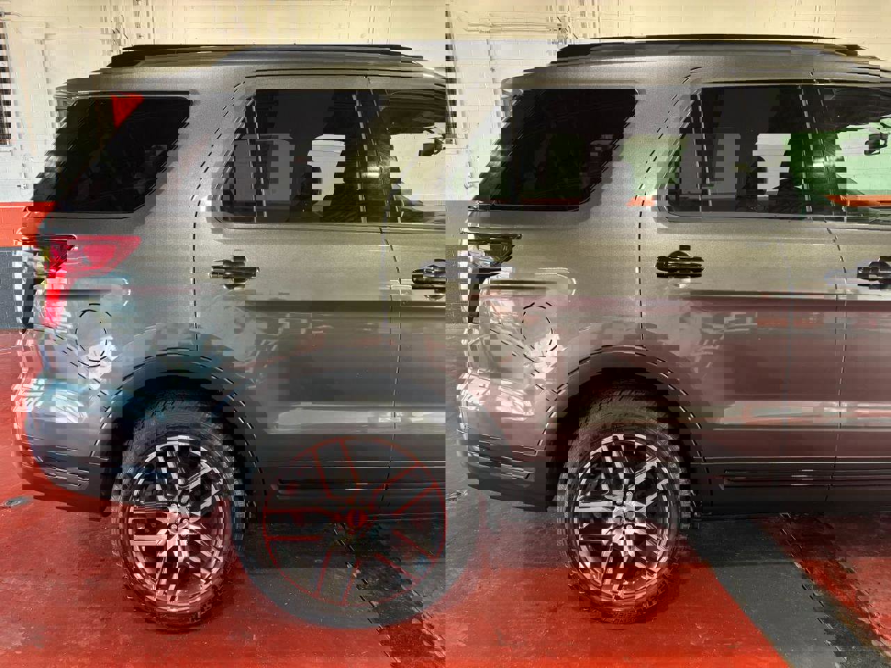 Used 2019 Ford Explorer Sport image 6