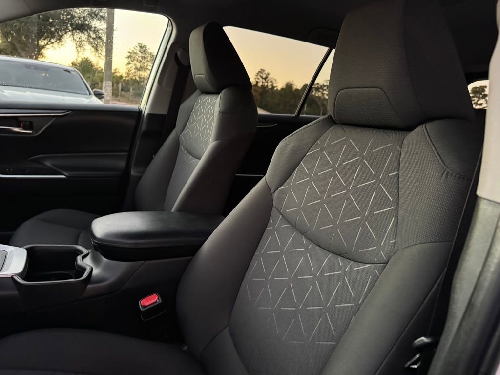 Used 2024 Toyota RAV4 XLE image 37