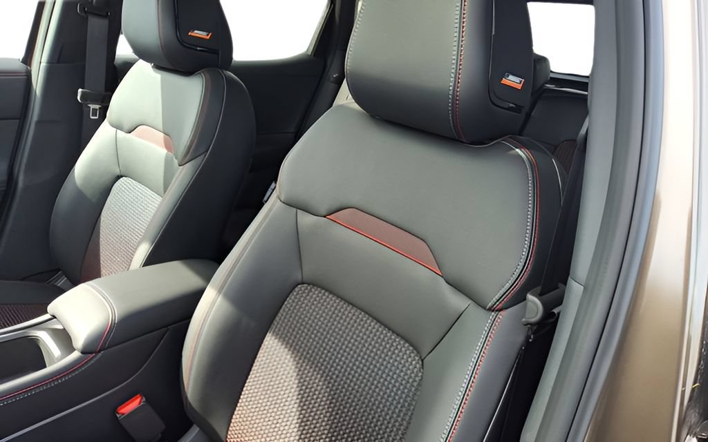 New 2026 Nissan Kicks SR w/ SR Premium Package FWD image 23