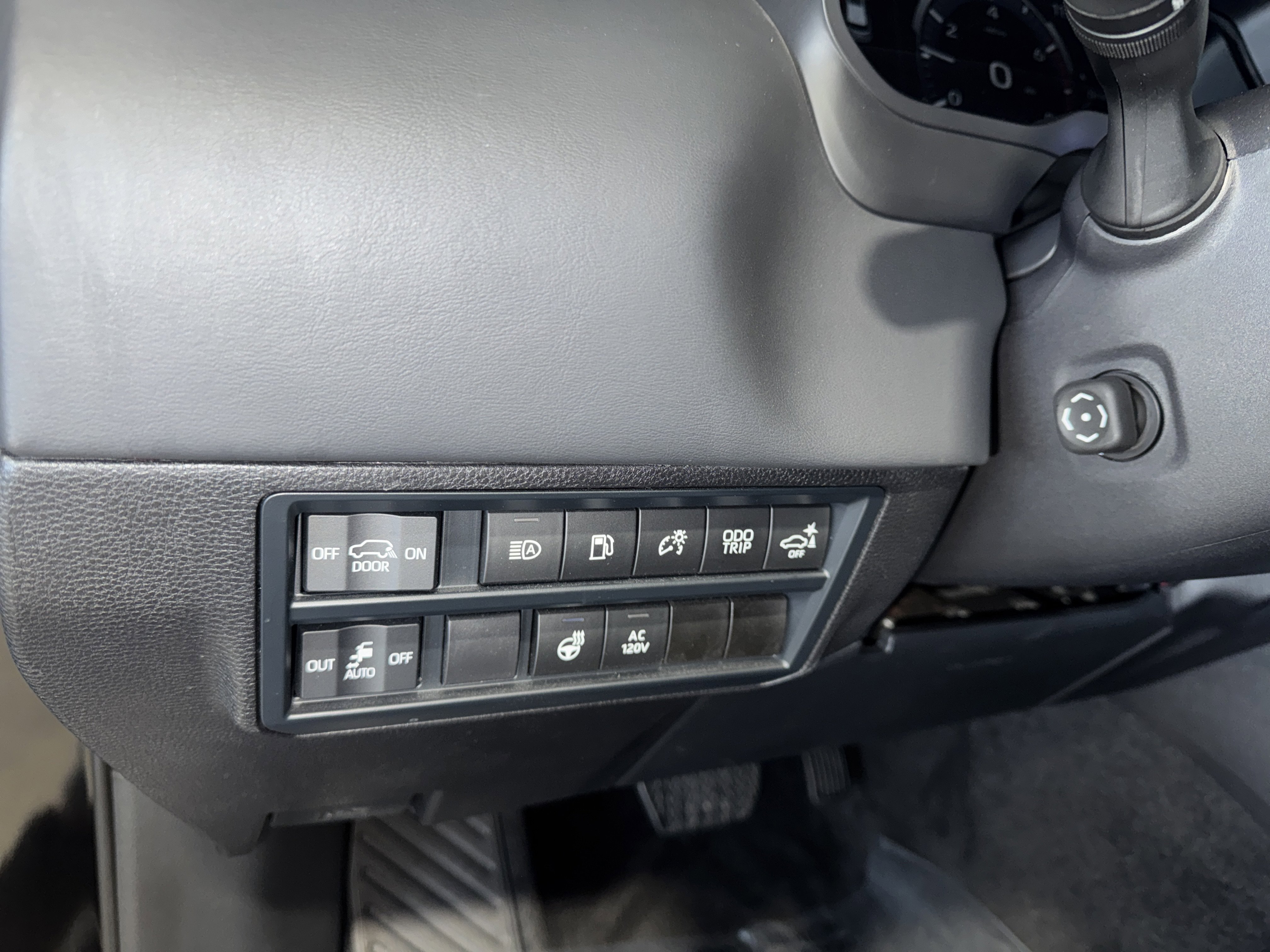 Used 2025 Toyota Sequoia Platinum image 26