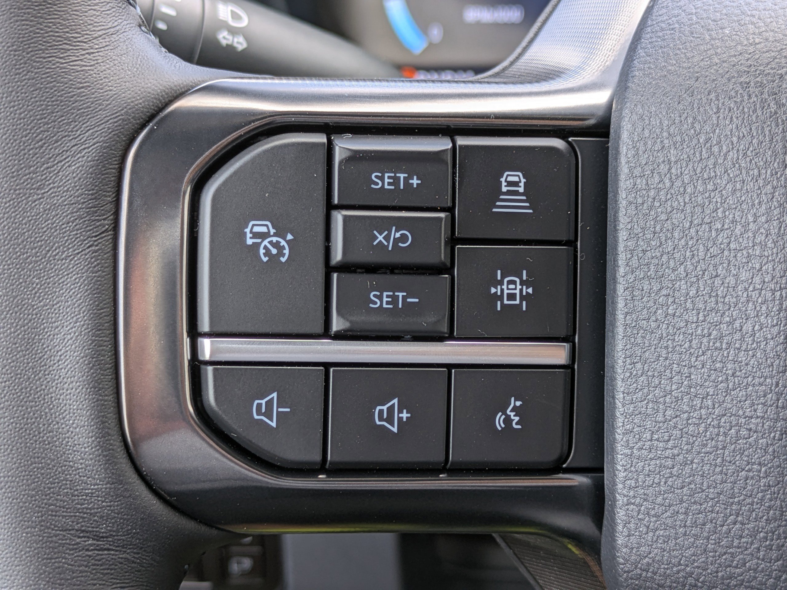 New 2025 Ford F350 Platinum w/ FX4 Off-Road Package image 22
