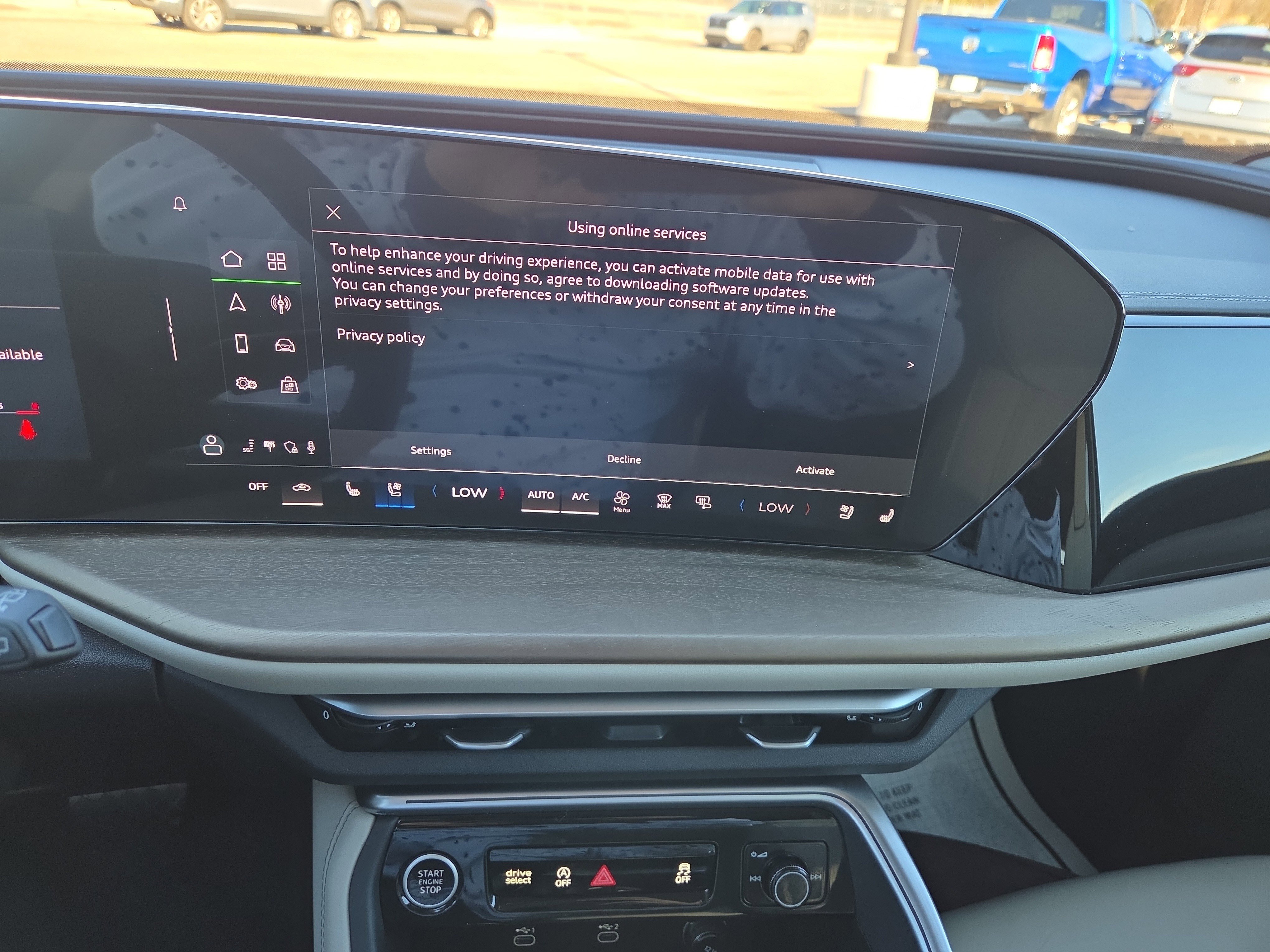 Used 2025 Audi Q5 Premium Plus w/ Premium Plus image 12