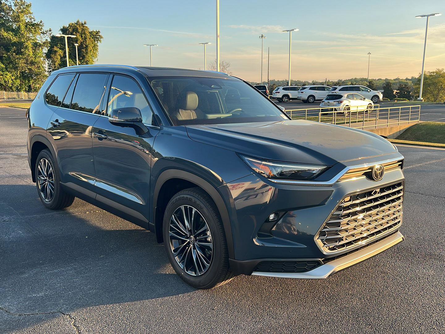 New 2026 Toyota Grand Highlander AWD Hybrid image 8