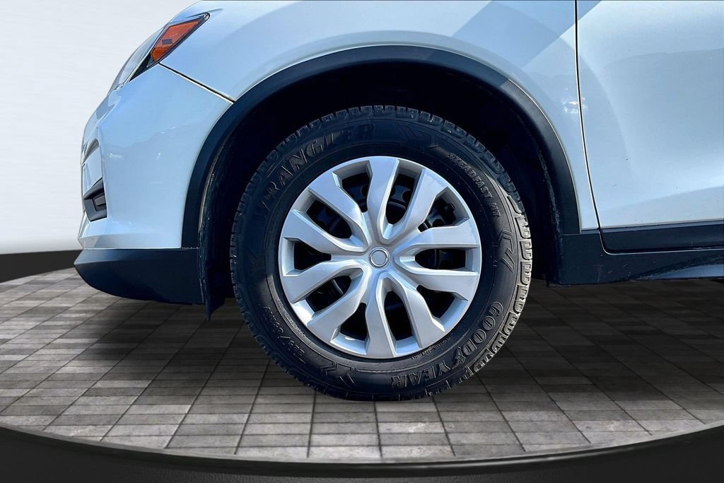 Used 2017 Nissan Rogue S AWD/4WD image 23