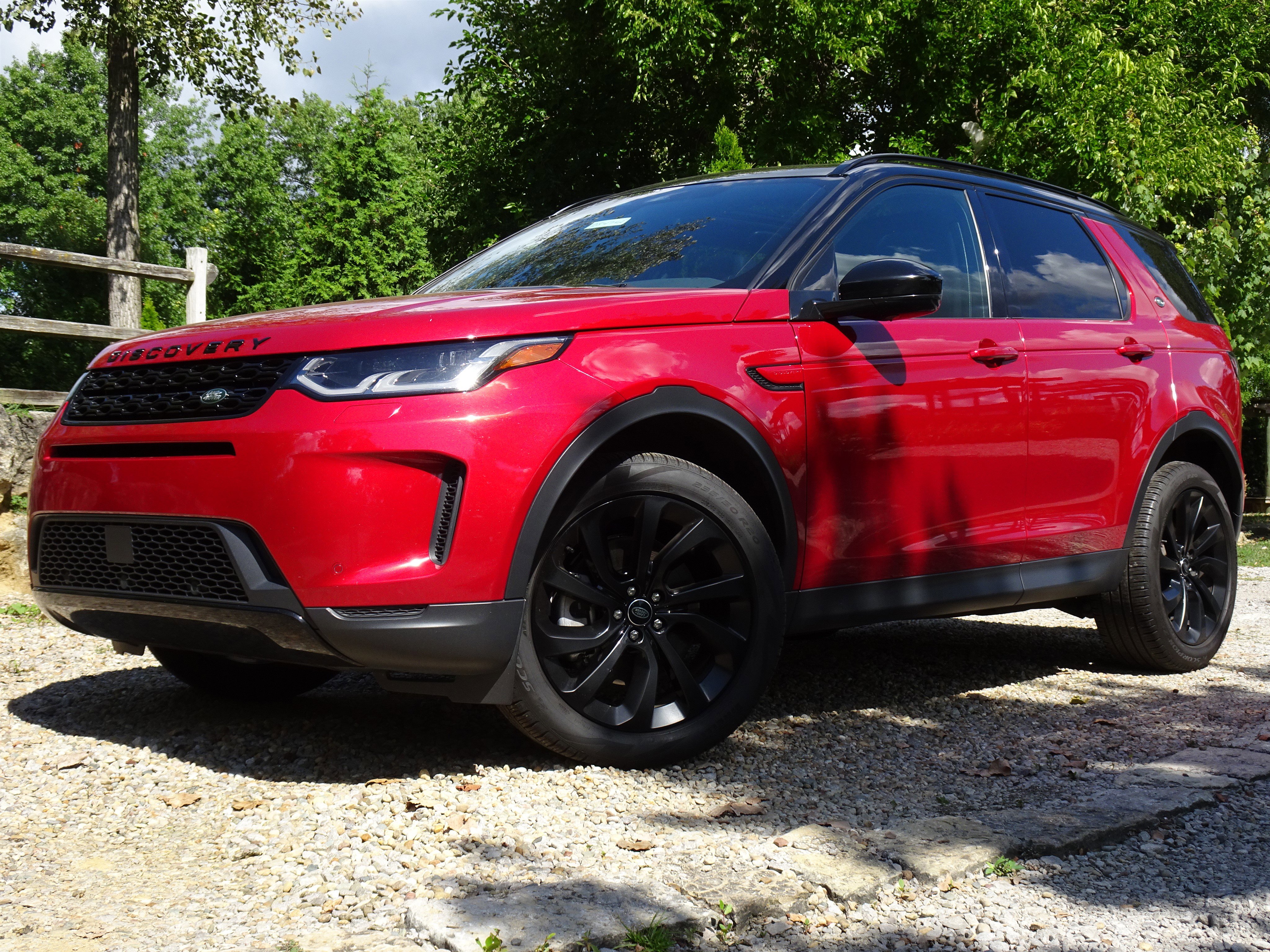 Used 2023 Land Rover Discovery Sport SE image 1