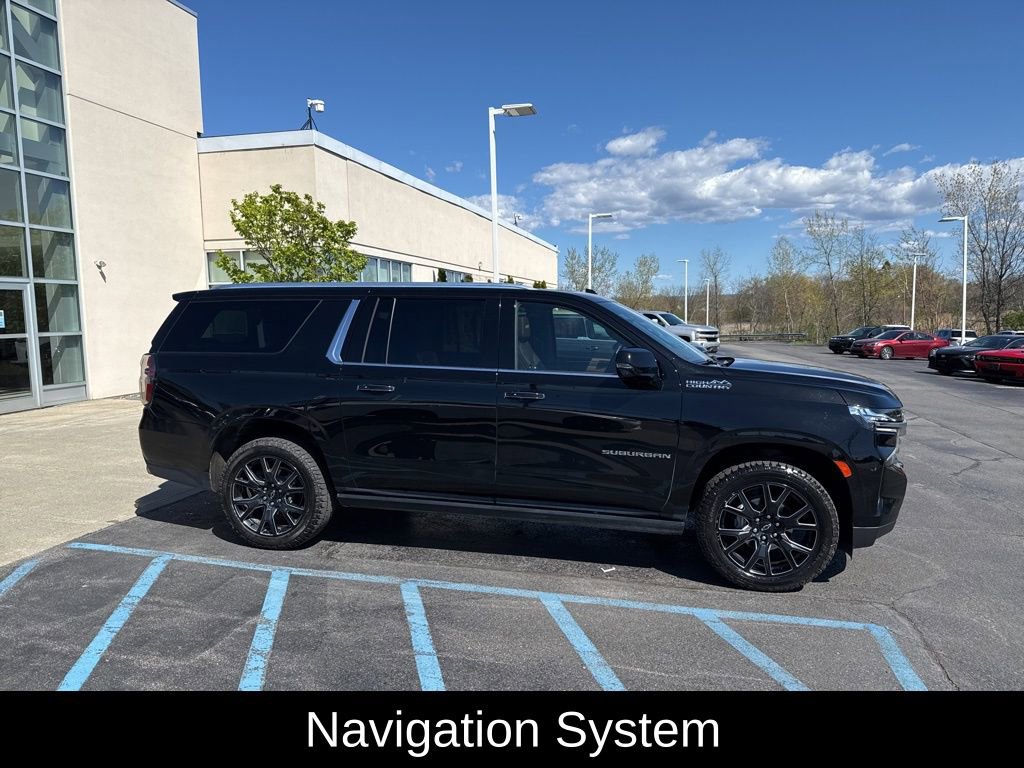 Used 2024 Chevrolet Suburban High Country AWD/4WD image 3