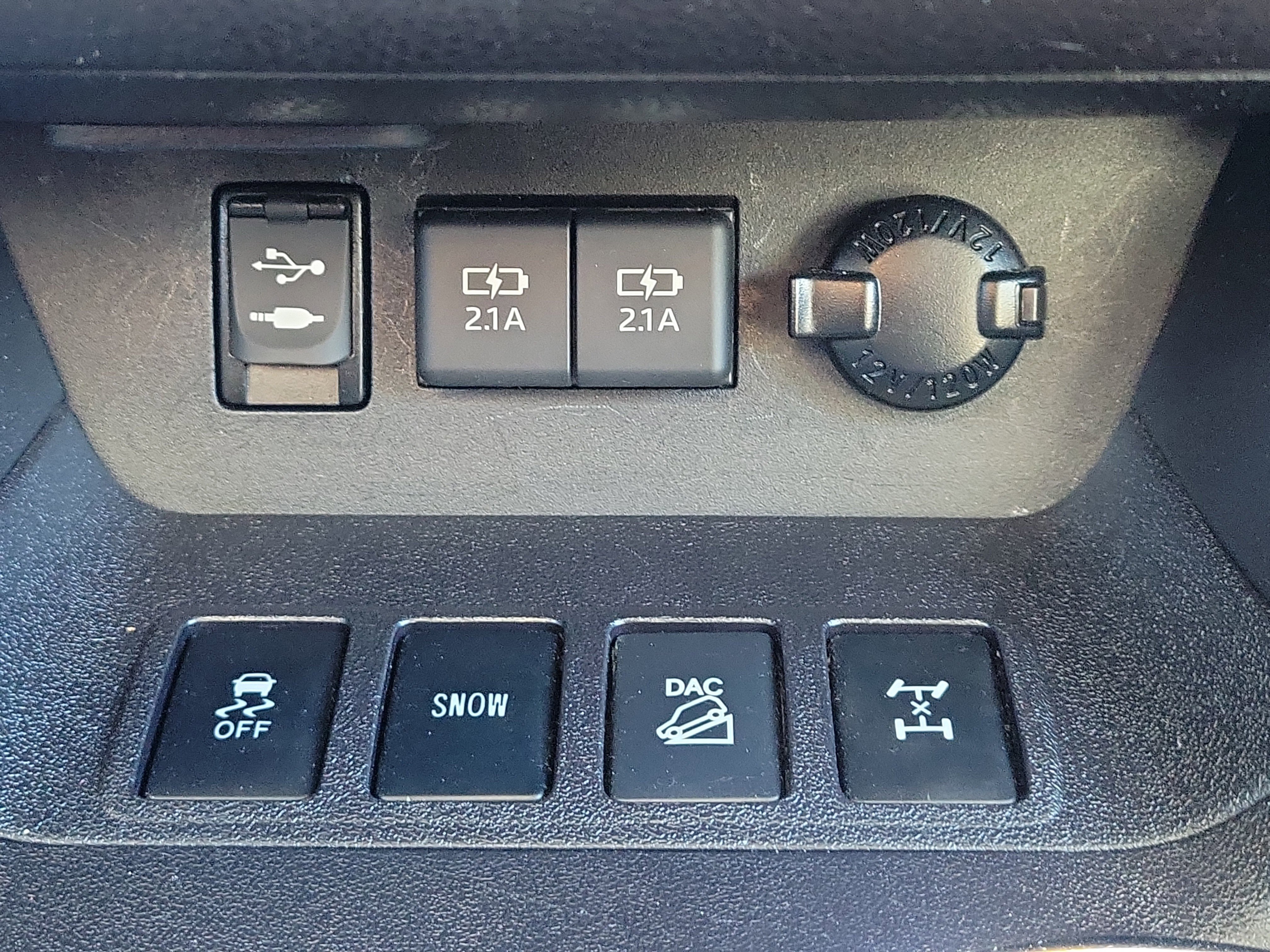 Used 2019 Toyota Highlander XLE image 29