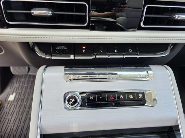 New 2026 Lincoln Aviator Reserve w/ Luxury Package RWD image 11