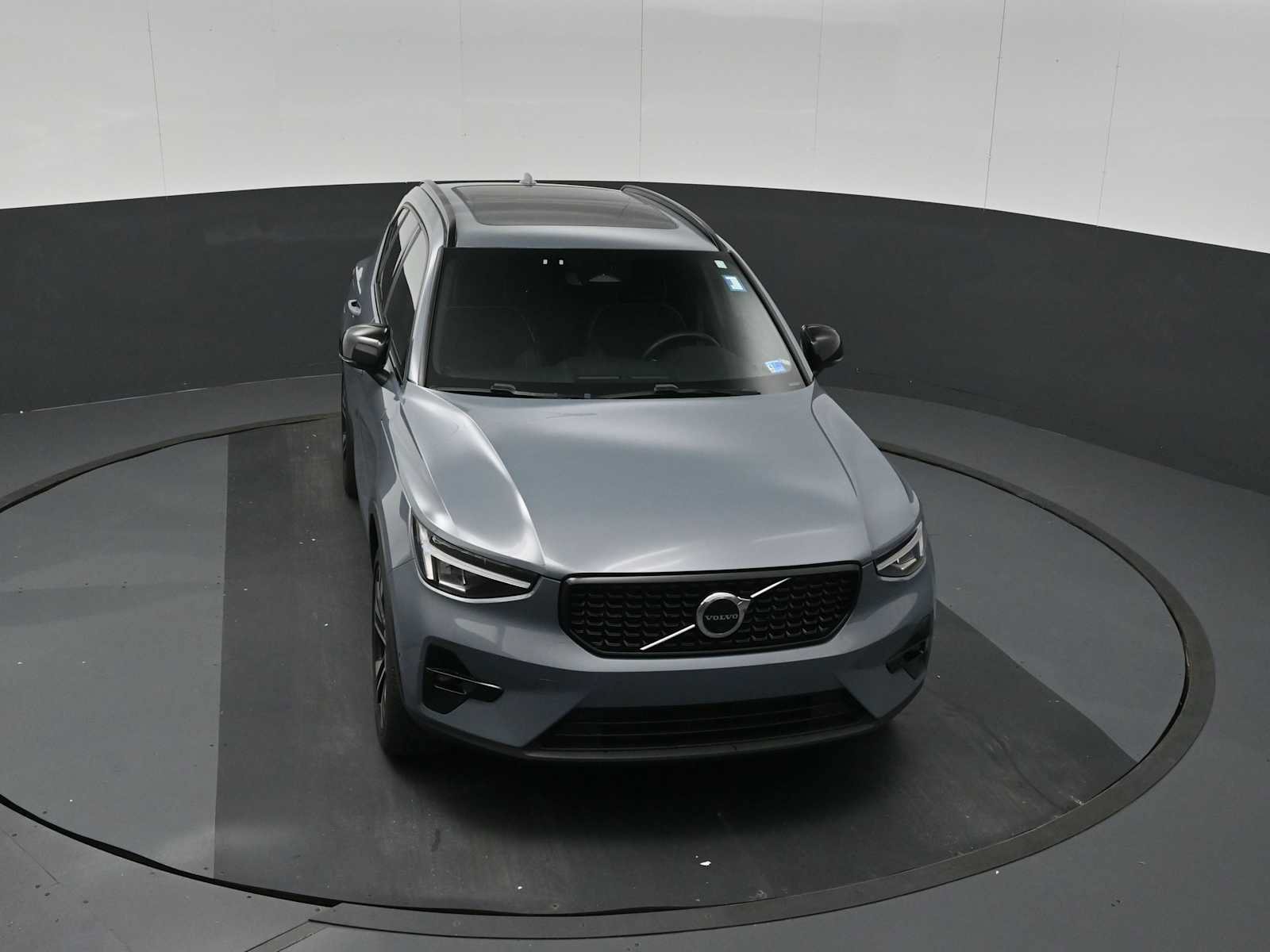 Used 2023 Volvo XC40 B5 Plus w/ Driver Assist Package AWD/4WD image 35