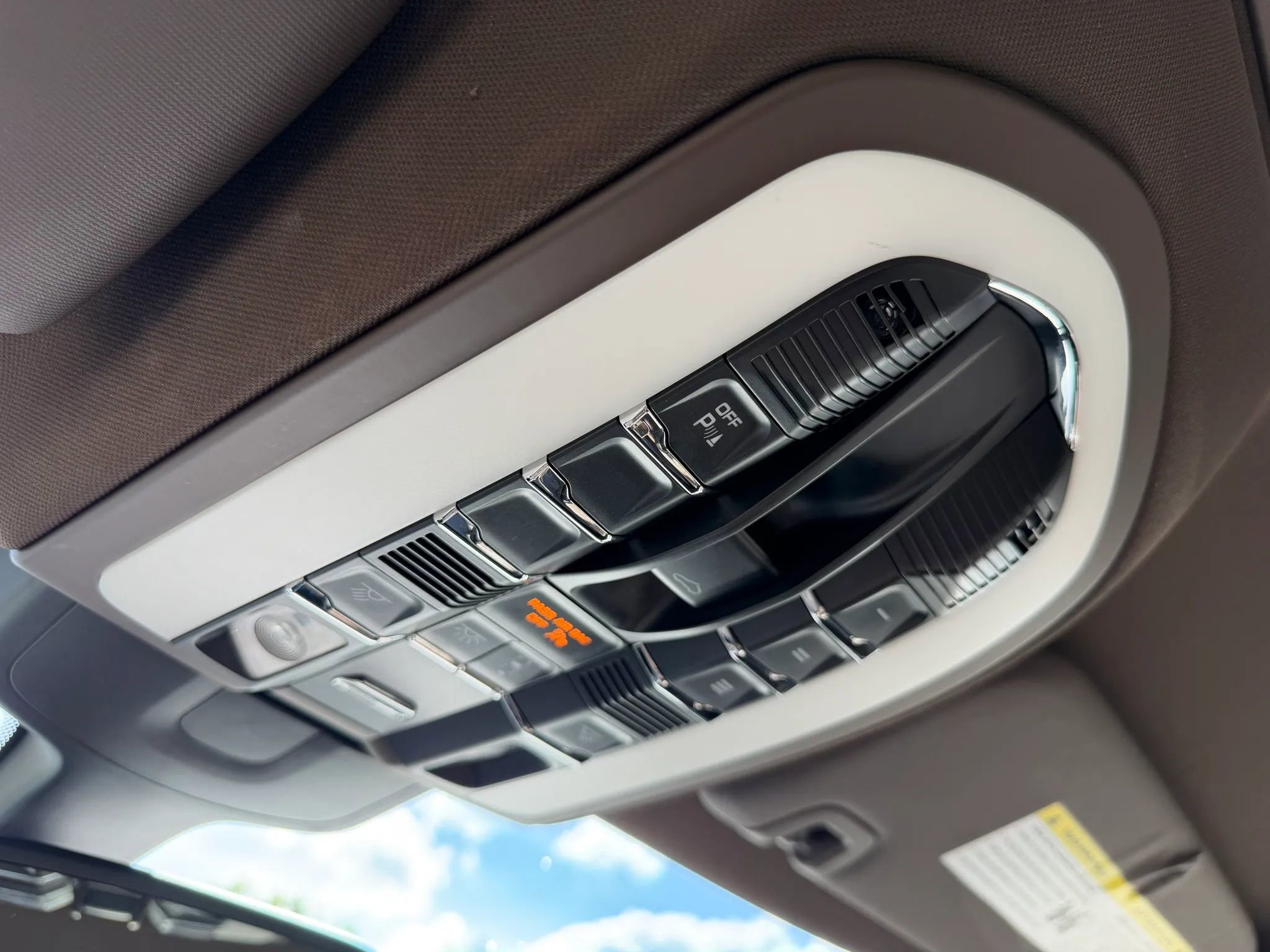 Used 2015 Porsche Panamera w/ Premium Package RWD image 28