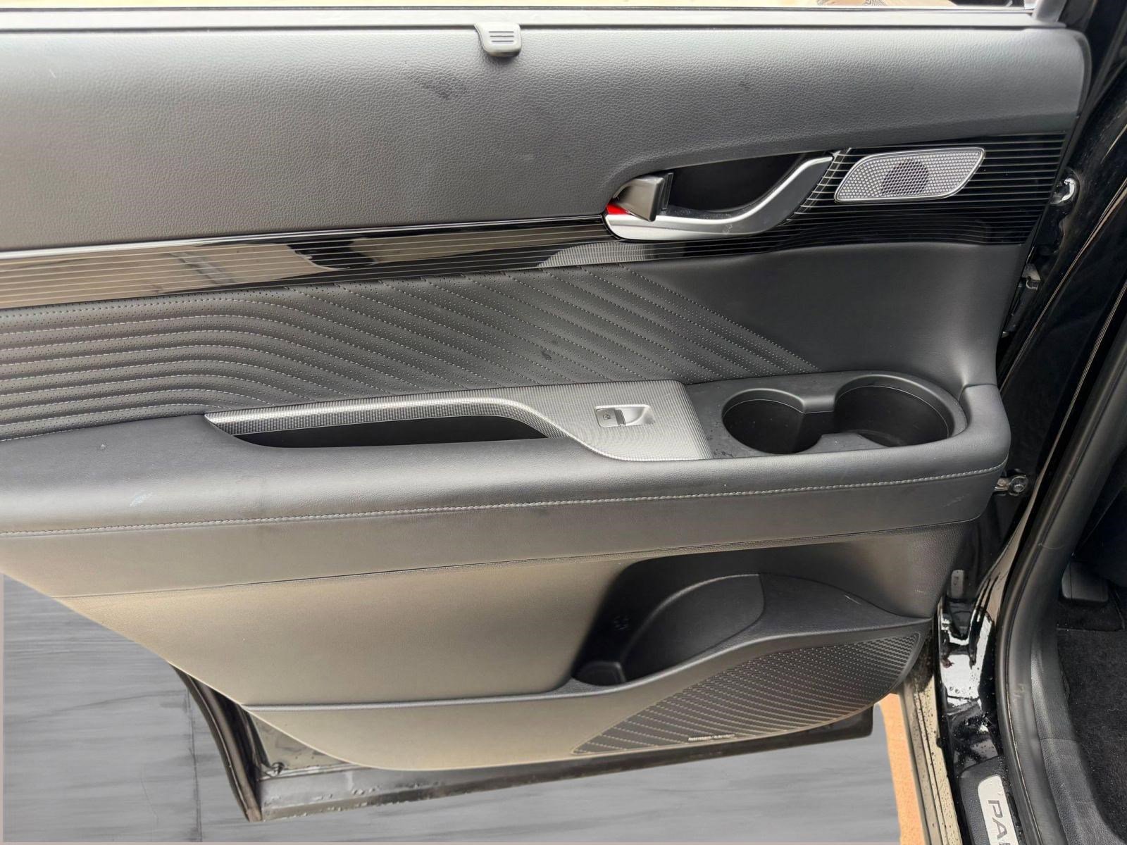 Used 2023 Hyundai Palisade Calligraphy image 7