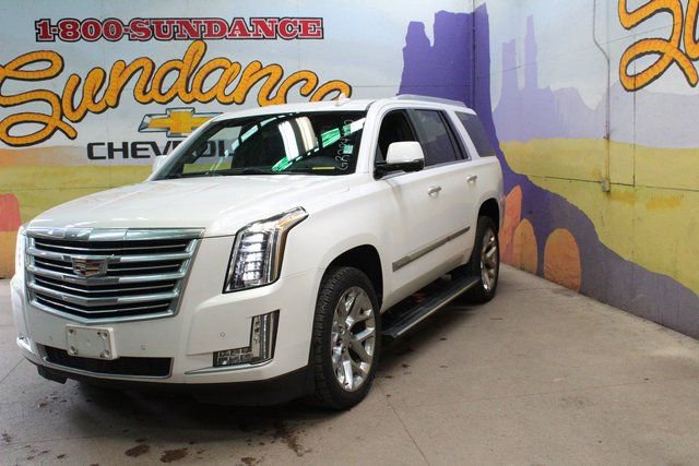 Used 2016 Cadillac Escalade Platinum image 2
