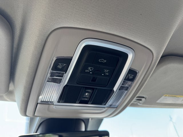 Used 2022 RAM 1500 Laramie AWD/4WD image 22