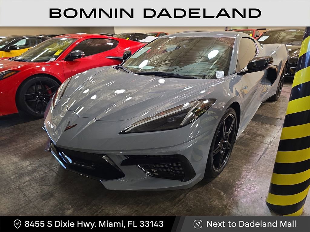 Used 2025 Chevrolet Corvette Stingray image 2