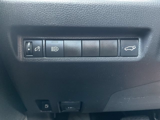 Used 2021 Toyota RAV4 XLE Premium AWD/4WD image 37