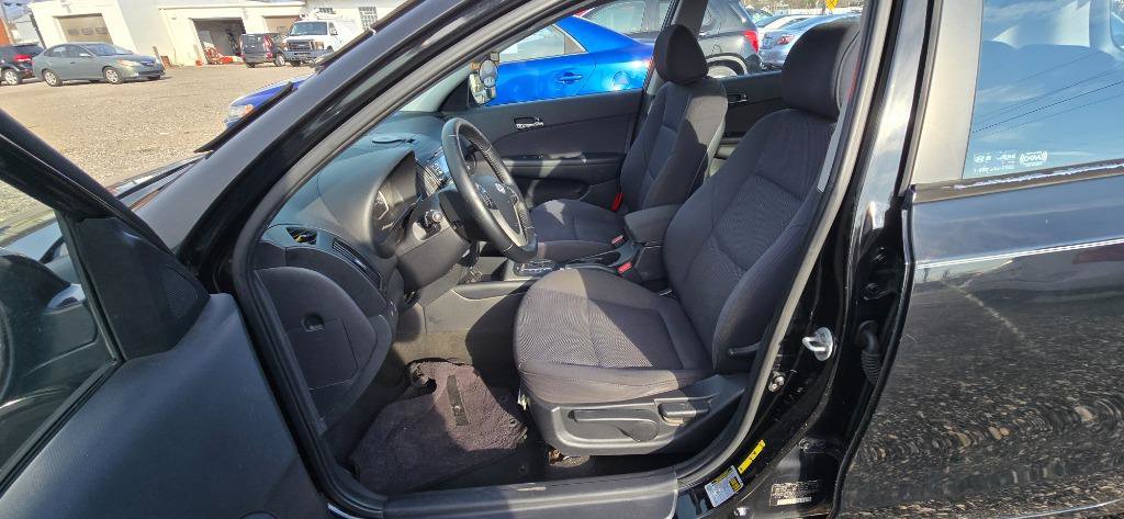 Used 2010 Hyundai Elantra SE FWD image 19