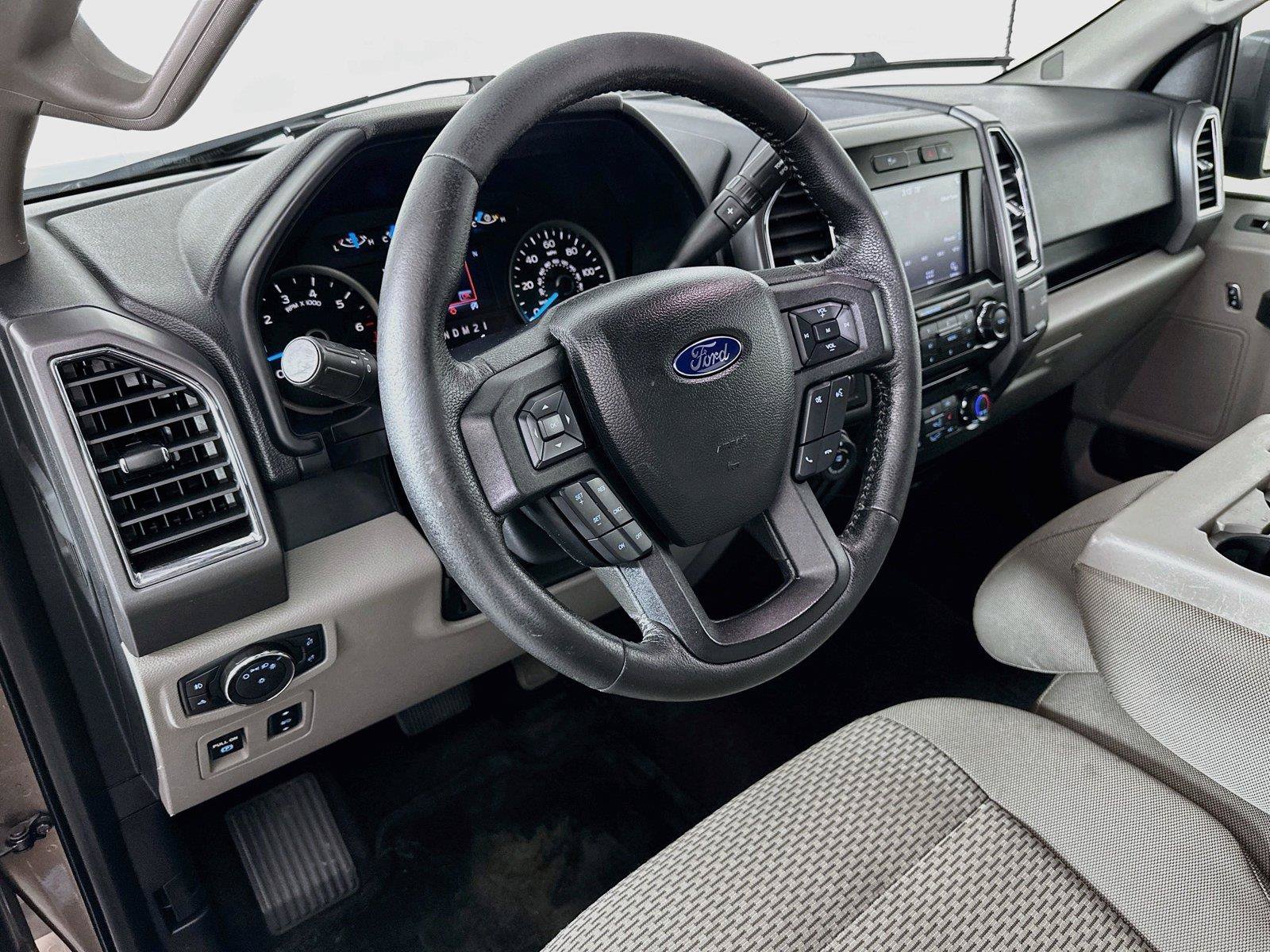 Used 2016 Ford F150 XLT w/ Equipment Group 302A Luxury AWD/4WD image 23