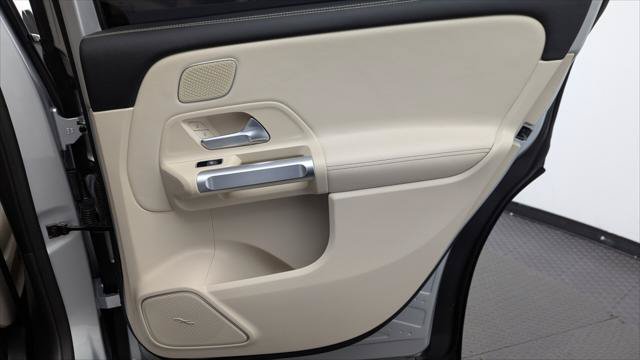 Used 2021 Mercedes-Benz GLB 250 w/ Premium Package image 22