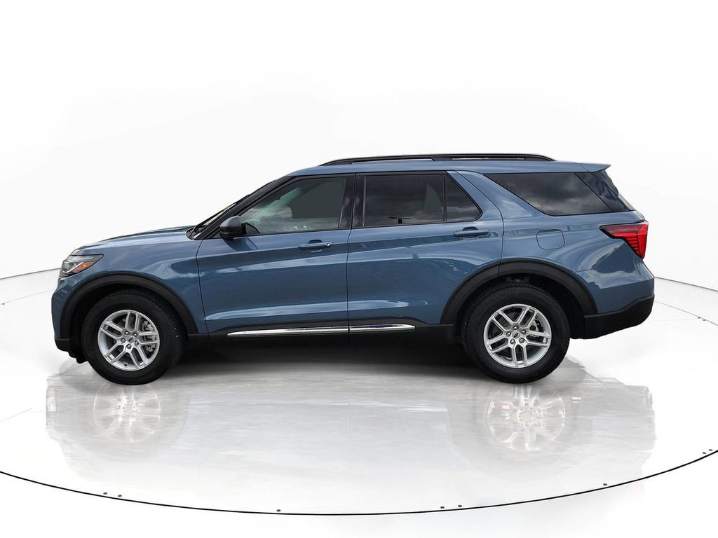 Certified 2025 Ford Explorer Active RWD image 2