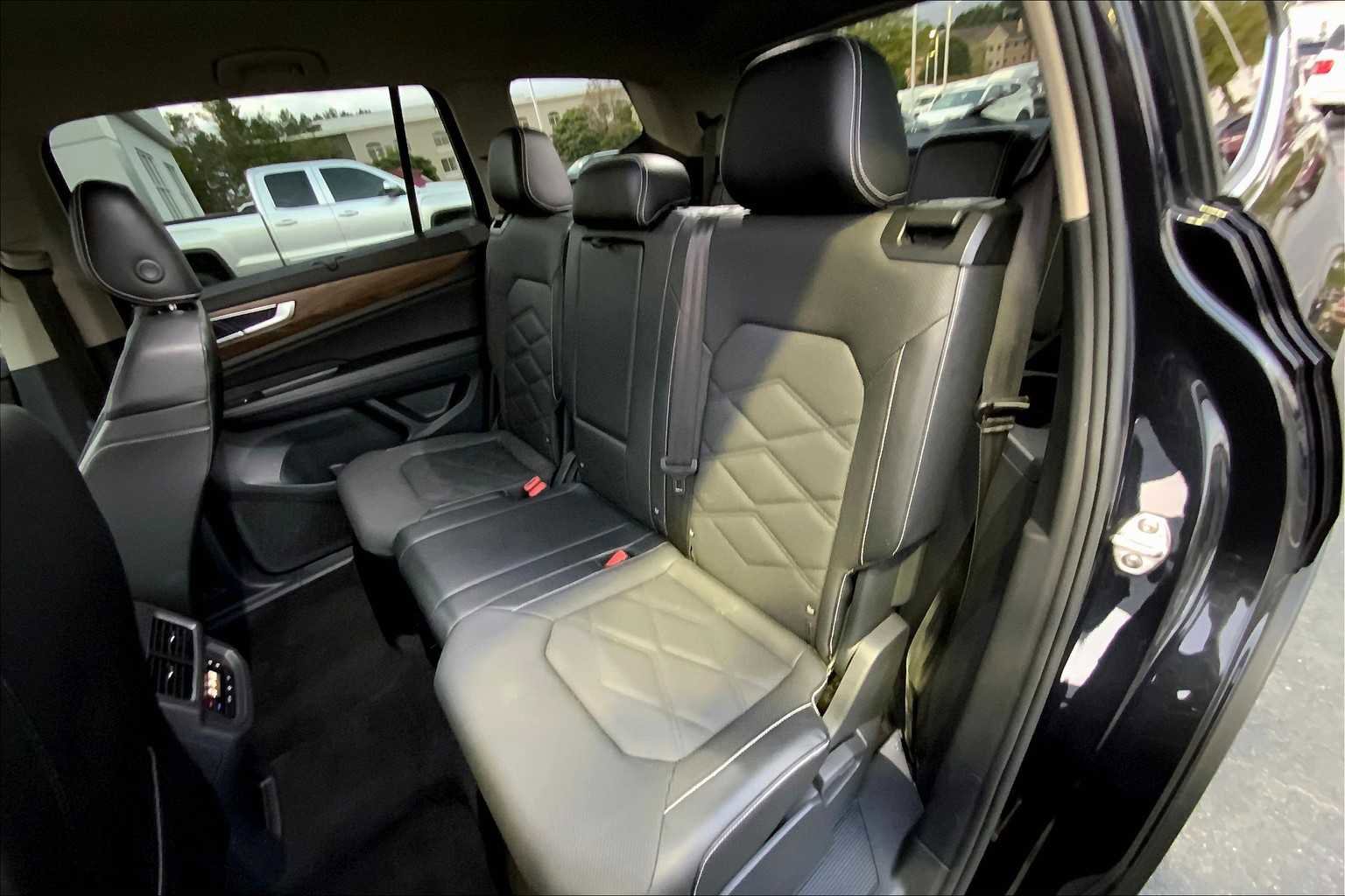 Used 2024 Volkswagen Atlas SE image 19