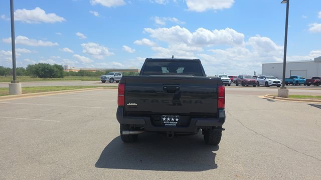 Used 2025 Toyota Tacoma TRD Sport AWD/4WD image 7