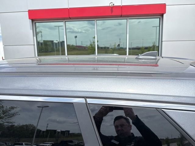 Used 2025 Nissan Rogue SV image 9