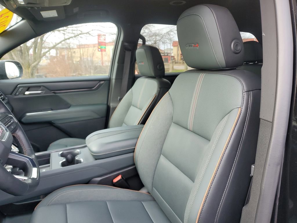 Used 2024 GMC Acadia AT4 image 17