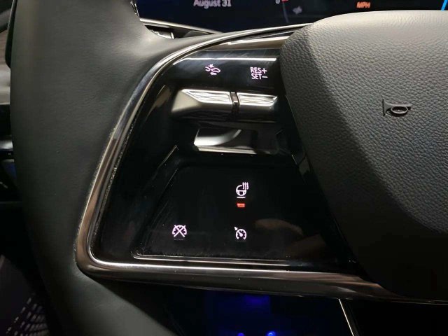 Used 2024 Cadillac Lyriq Sport RWD image 33