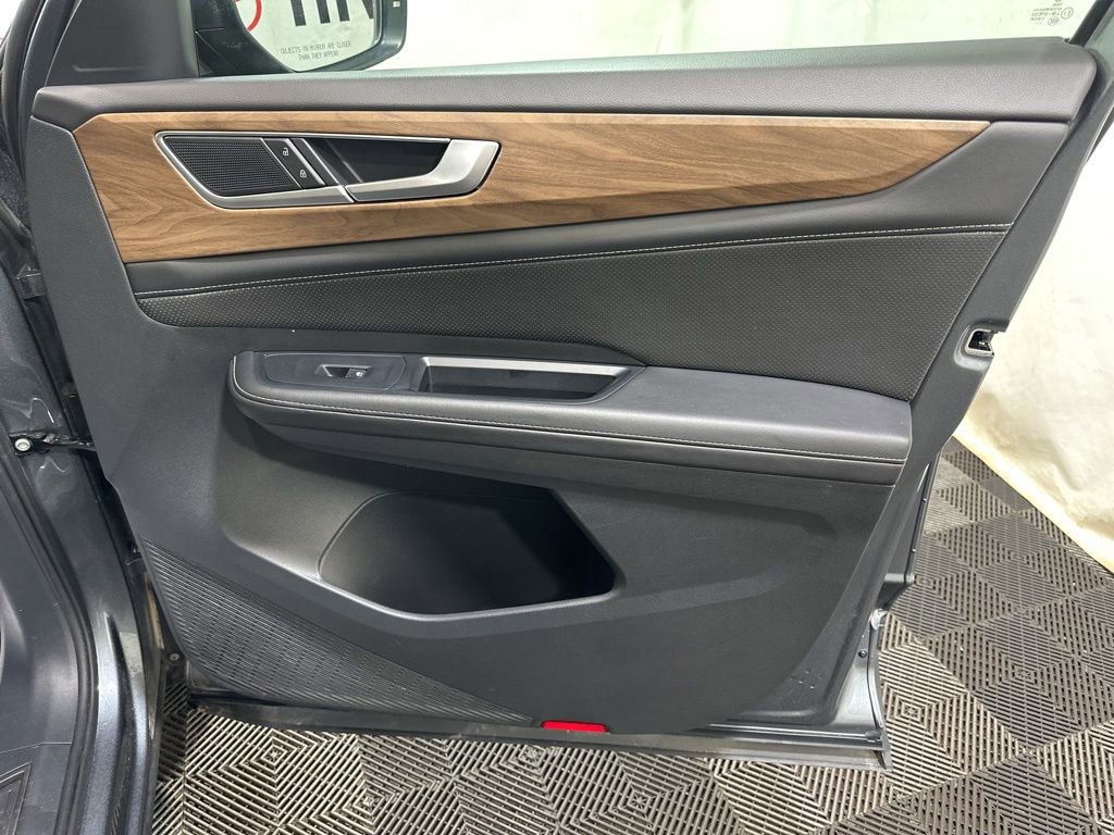 Used 2025 Volkswagen Atlas SE AWD/4WD image 9