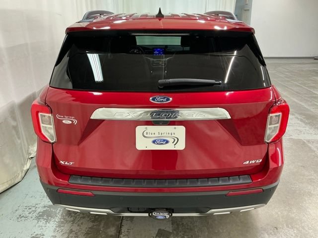 Used 2023 Ford Explorer XLT w/ Equipment Group 202A AWD/4WD image 4