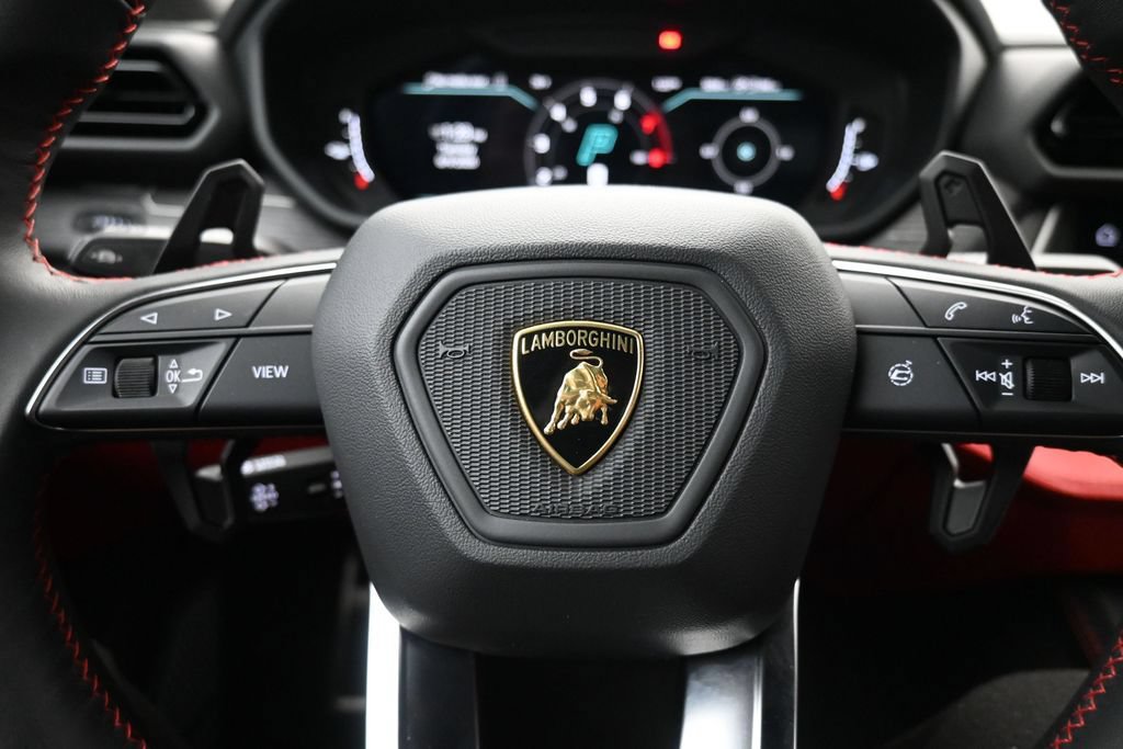 Used 2025 Lamborghini Urus SE AWD/4WD image 20