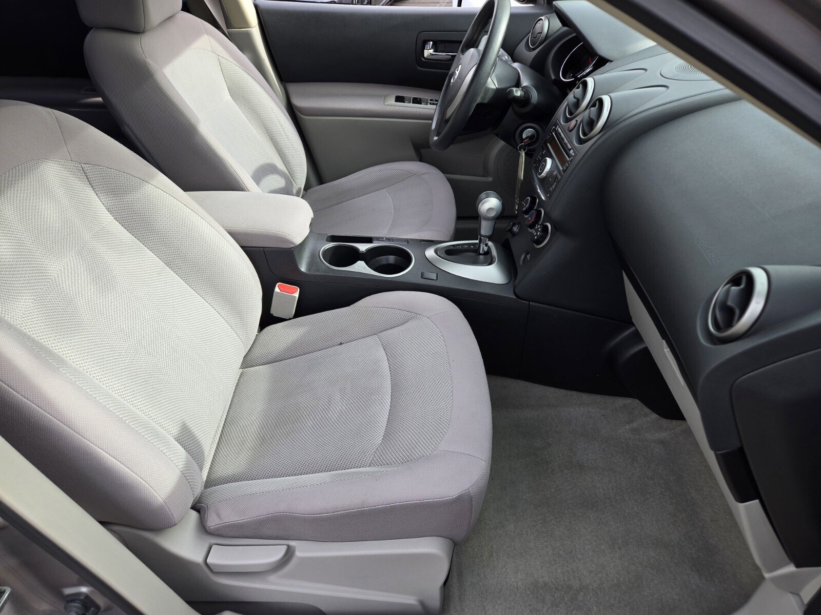 Used 2014 Nissan Rogue S image 16