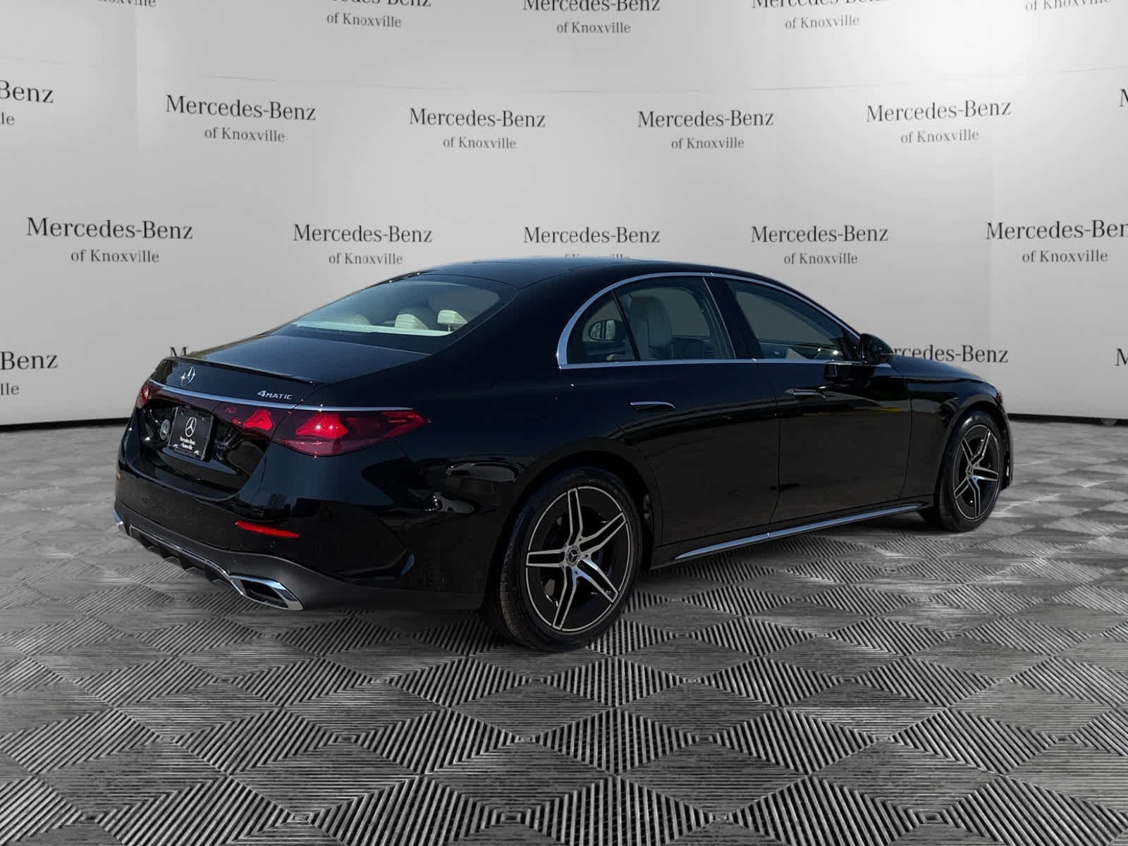 Used 2026 Mercedes-Benz E 350 4MATIC Sedan image 5