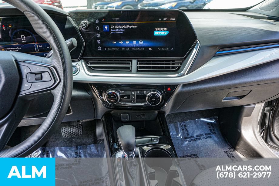 Used 2025 Chevrolet Trax LT FWD image 37