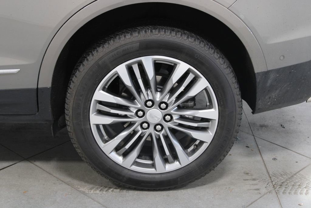 Used 2018 Cadillac XT5 Premium Luxury w/ Driver Assist Package image 17