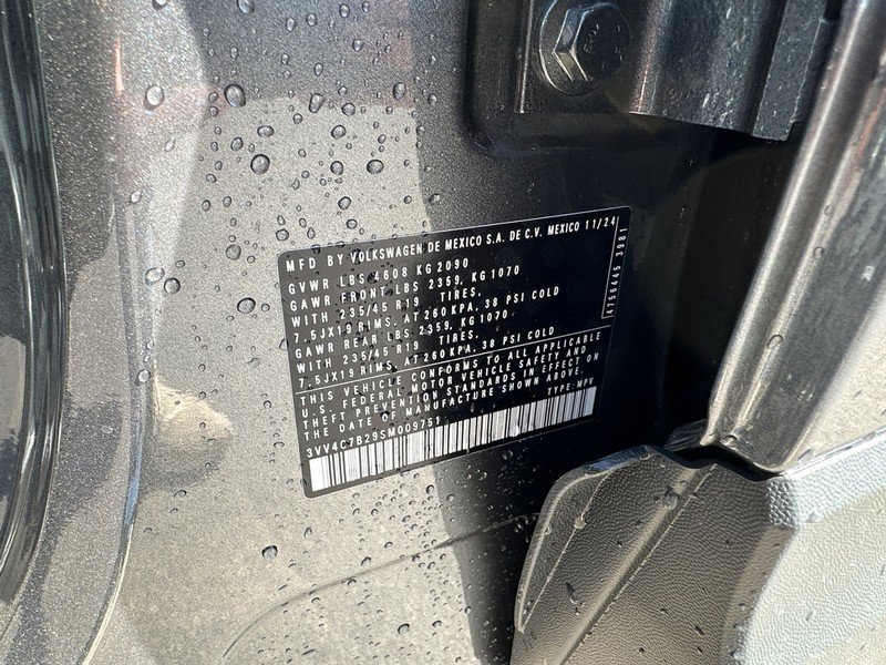 New 2025 Volkswagen Taos SEL image 20