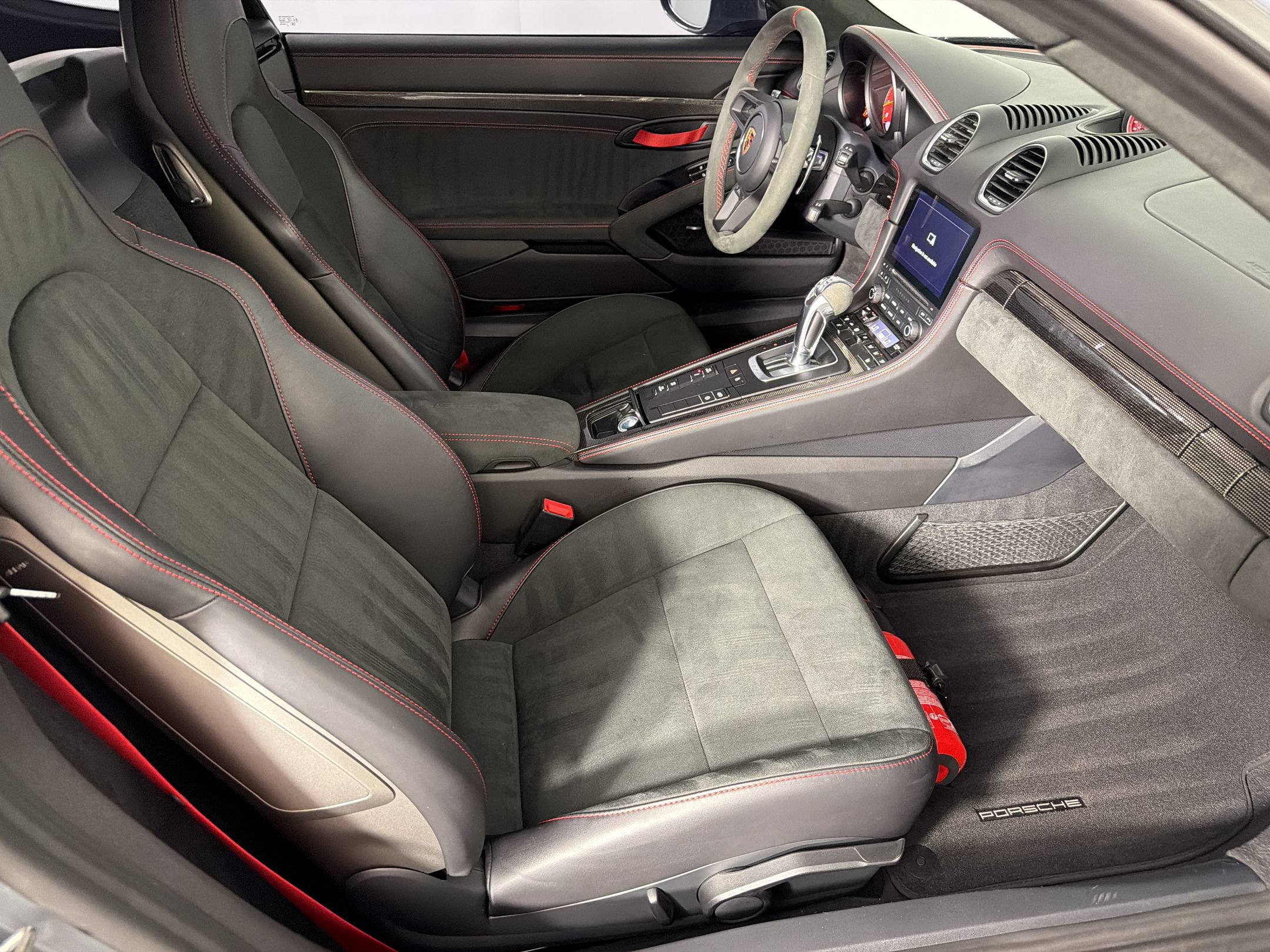 Certified 2023 Porsche 718 Cayman GT4 RWD image 29