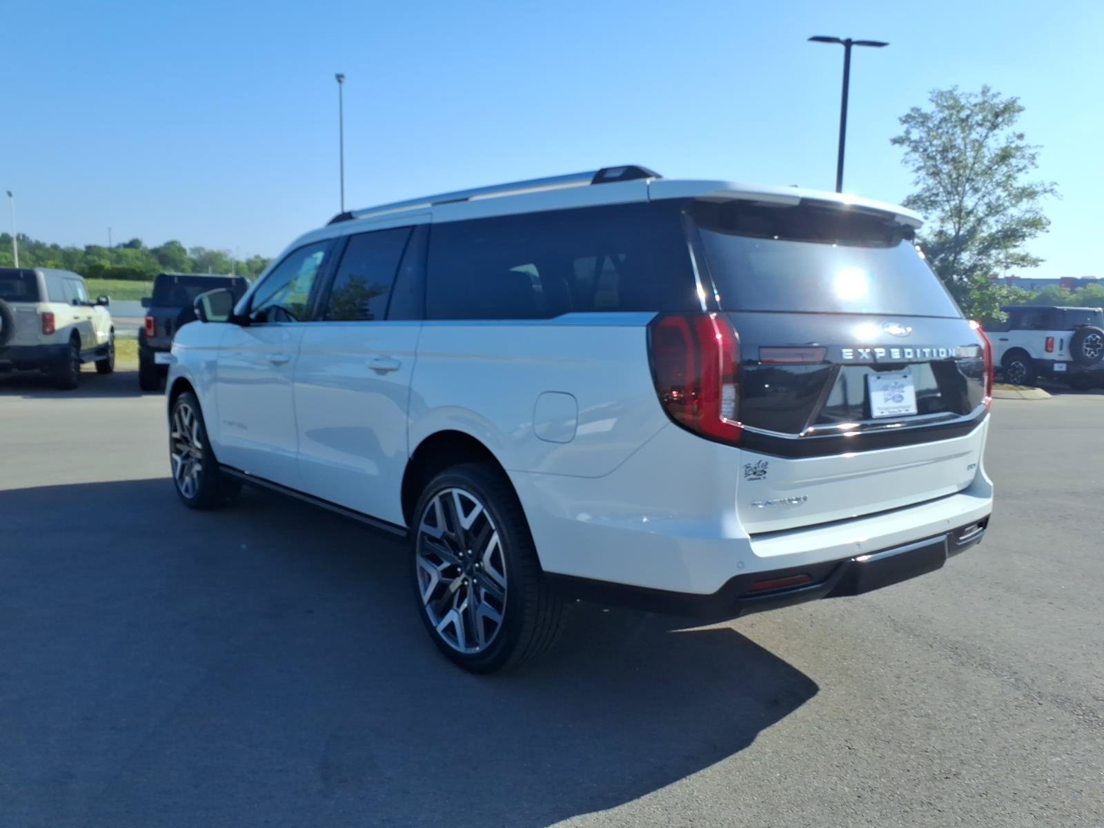 New 2027 Ford Expedition Max Platinum w/ Platinum Ultimate Package AWD/4WD image 5