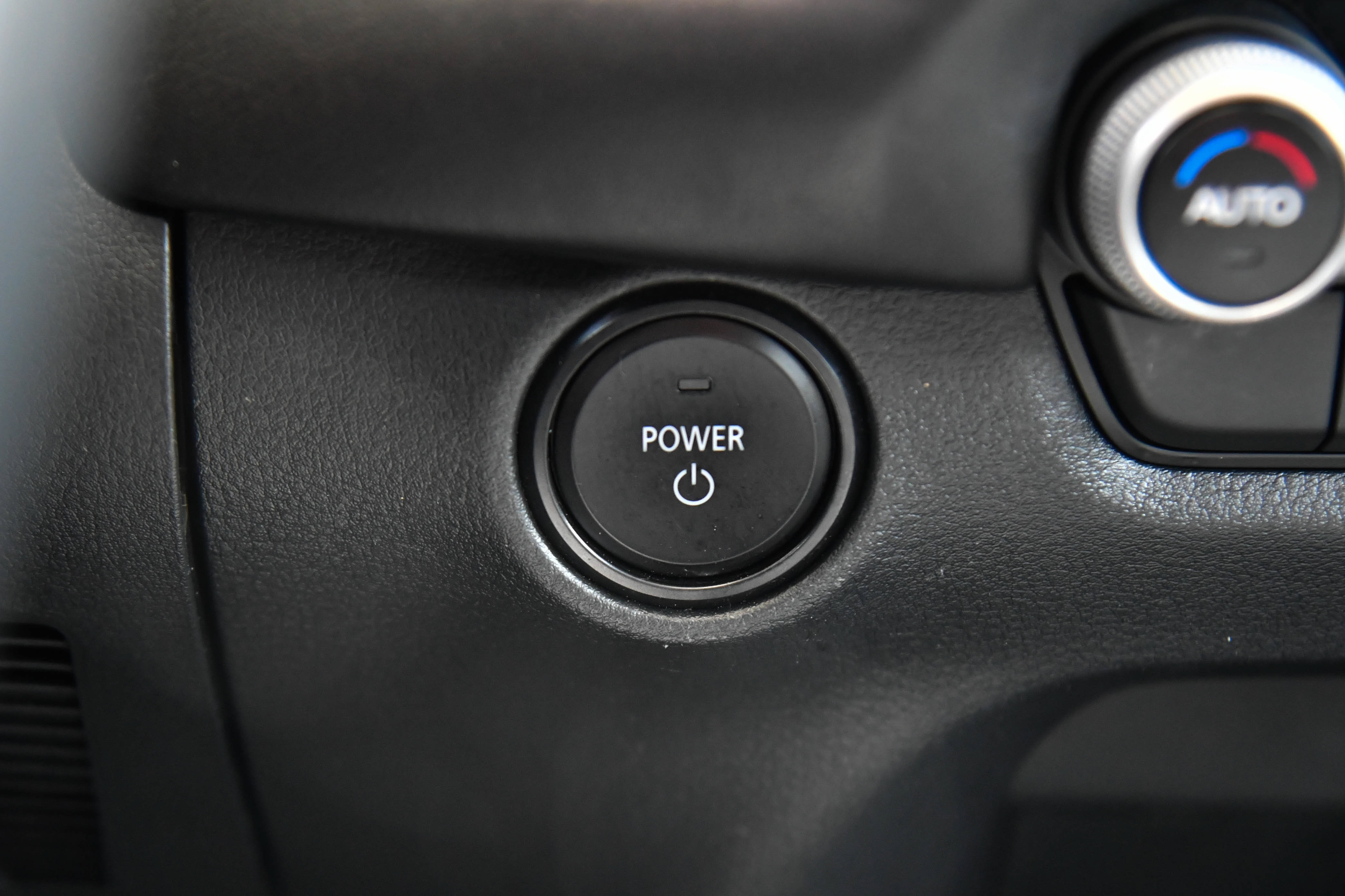 Used 2025 MAZDA CX-50 AWD 2.5 Hybrid w/ Premium Pkg image 28