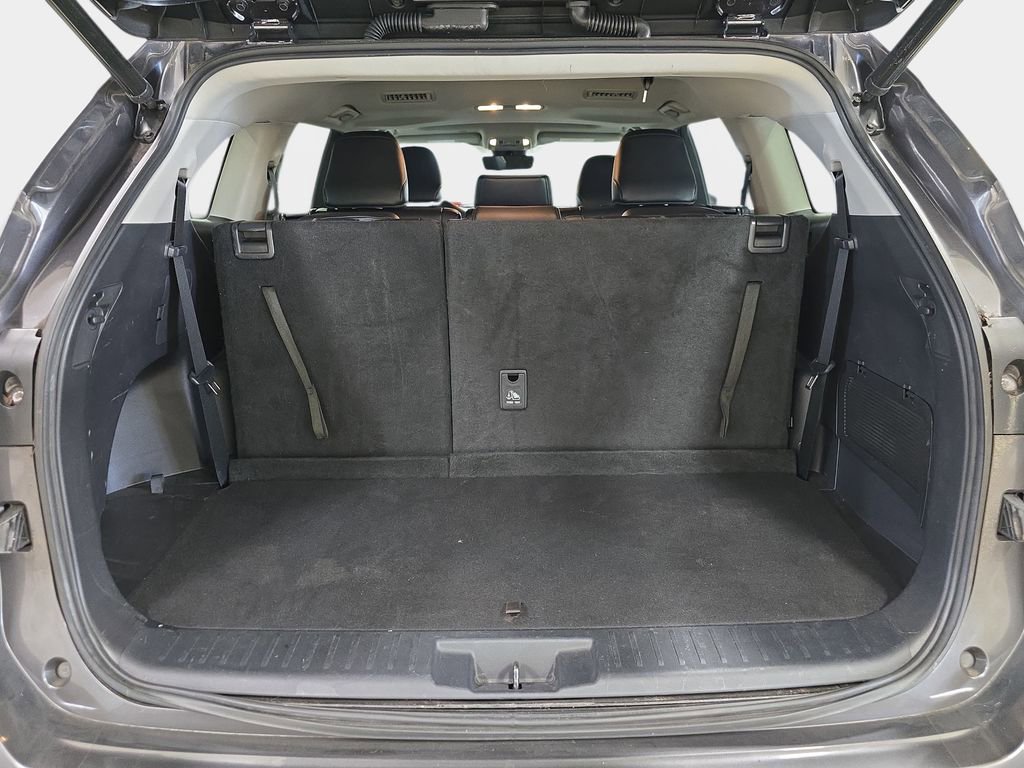 Used 2022 Toyota Highlander XLE image 28