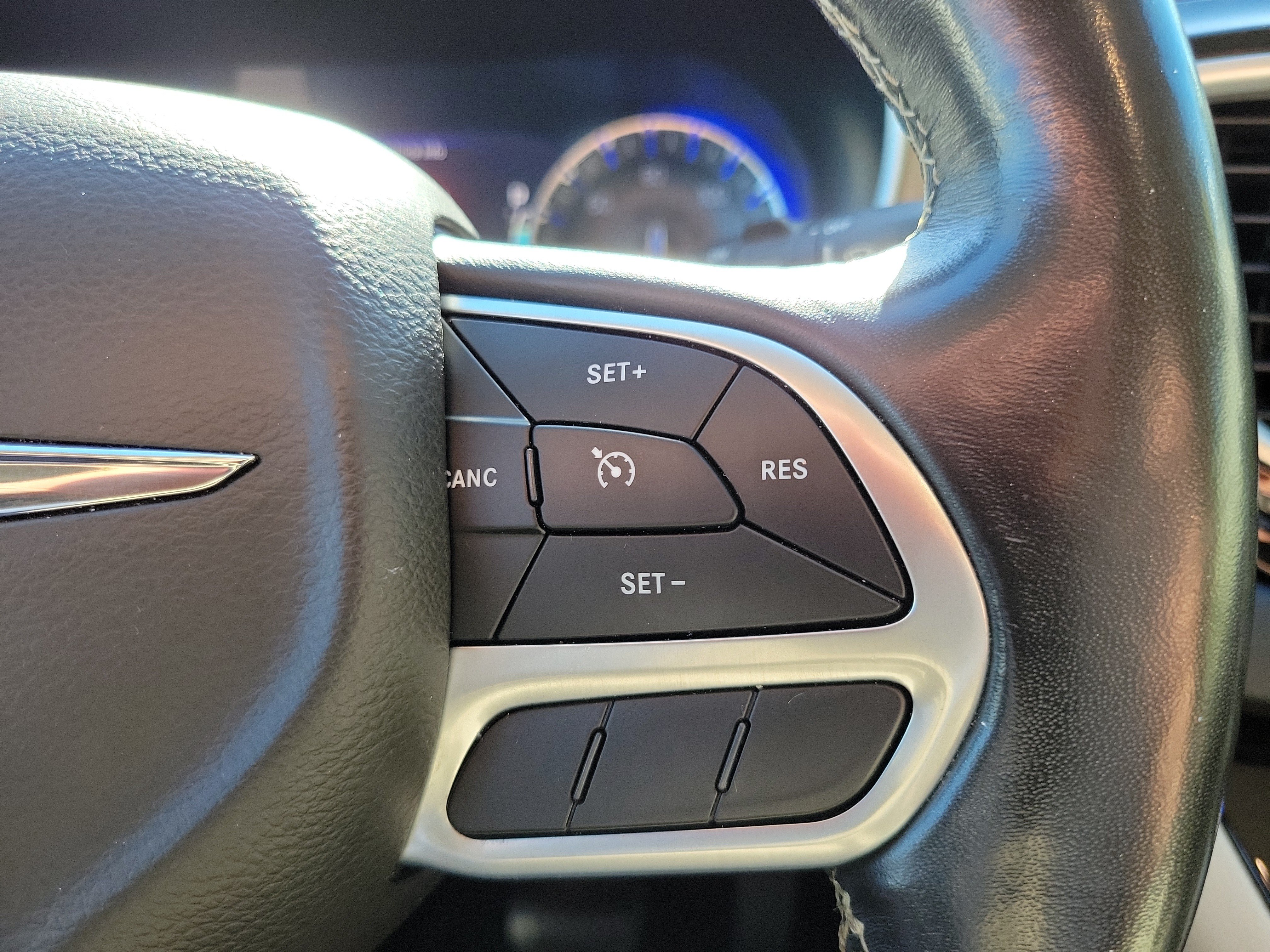 Used 2020 Chrysler Pacifica Touring-L Plus FWD image 18