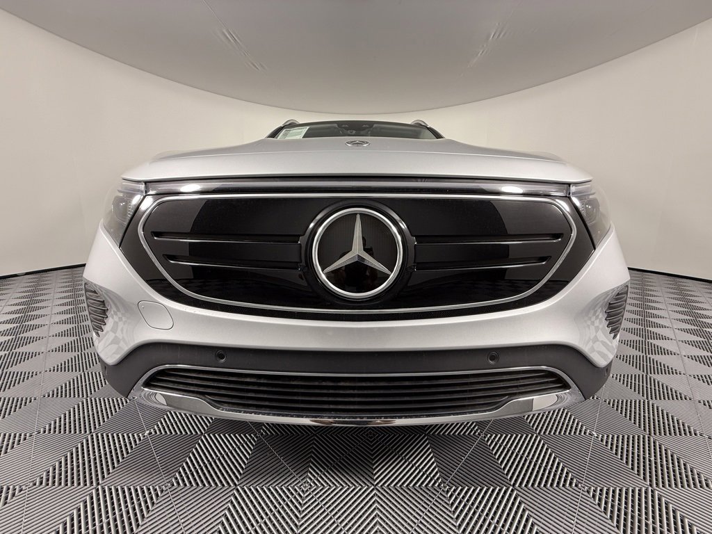 Used 2023 Mercedes-Benz EQB 300 4MATIC image 10